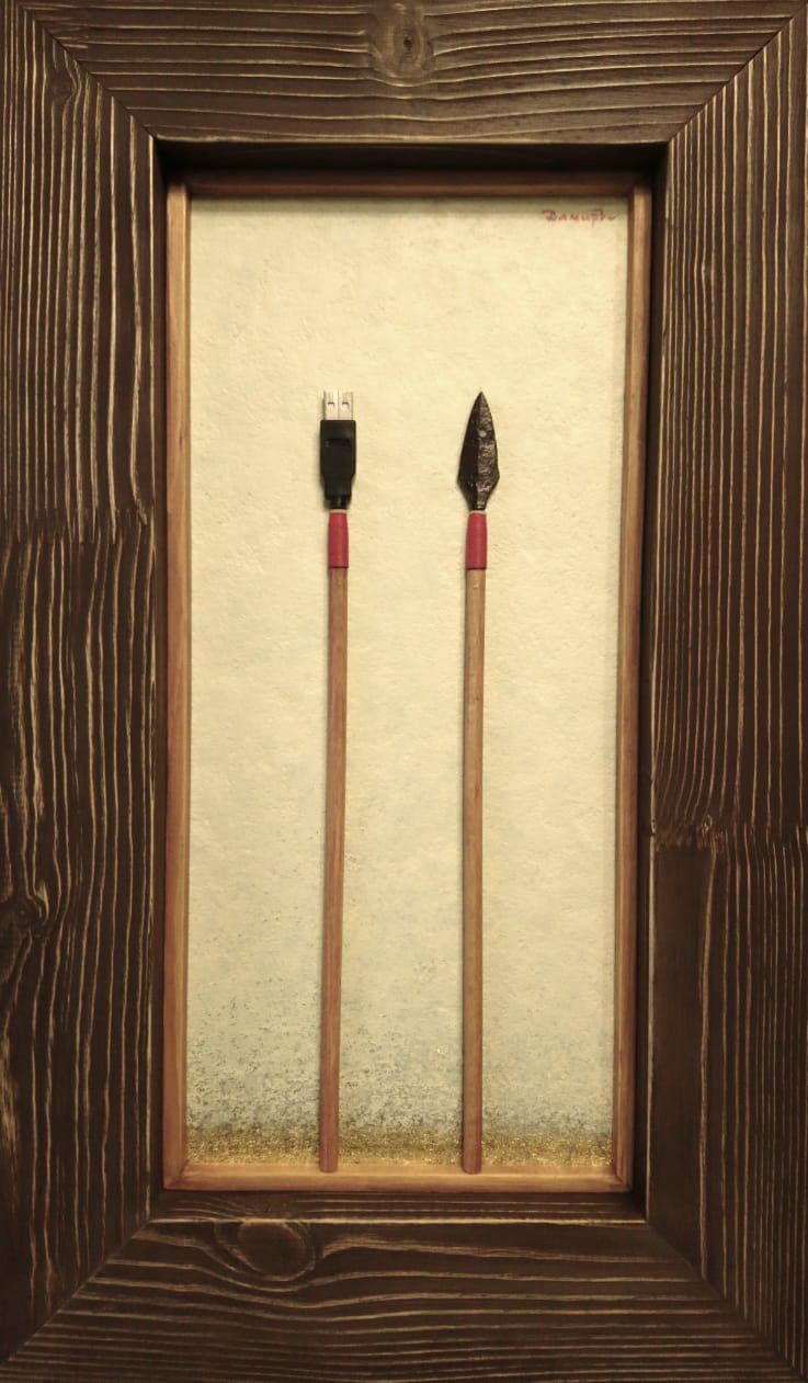 Arrows, 2019 plastic, acrylic, metal, wood. 40 x 15 cm.