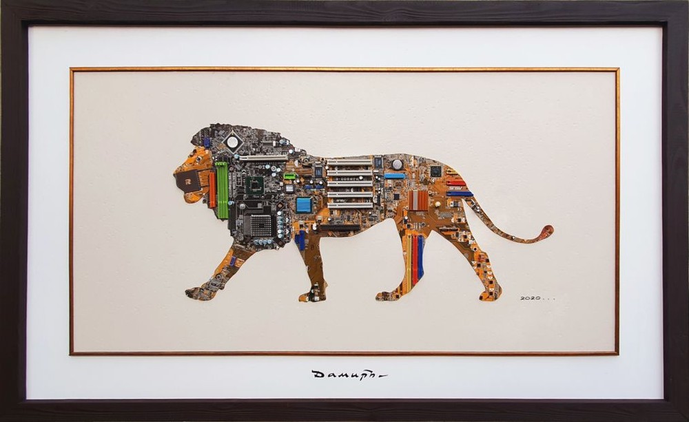 King of beasts XXI century, 2020 plastic, oil, elements of computer boards; 72 cm x 122 cm.